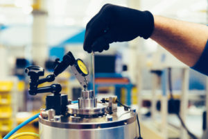 Opérateur régleur sur commandes numériques